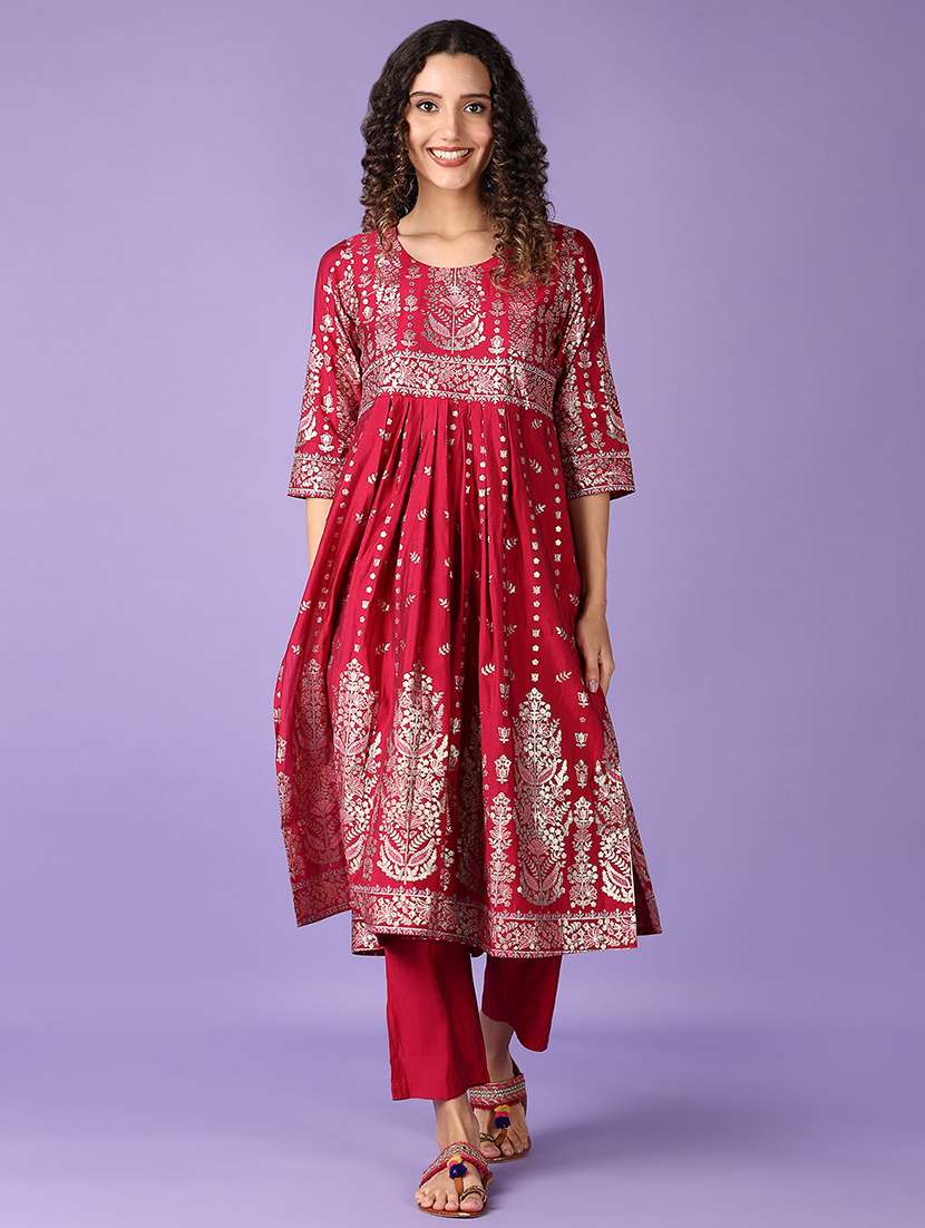 Women Magenta Foil Printed Kurta Pant Set