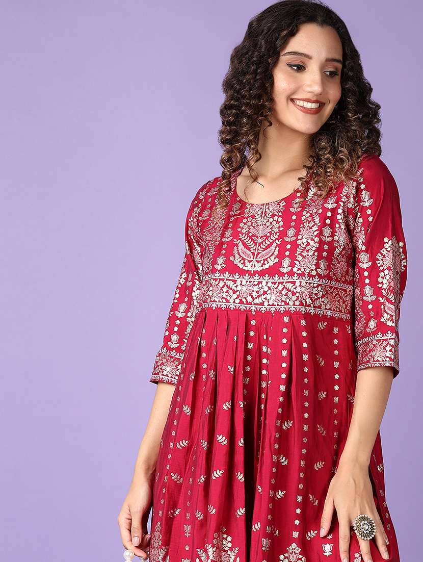 Women Magenta Foil Printed Kurta Pant Set