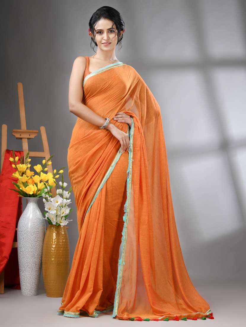 women solid lace borderer tassel detailed saree