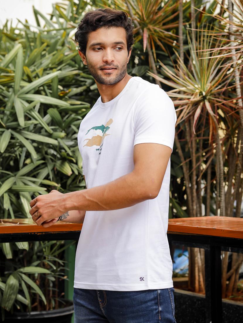 men round neck chest print t-shirt - 21563306 - Standard Image - 1
