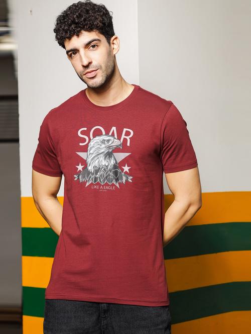 men round neck chest print t-shirt - 21563307 - Standard Image - 0