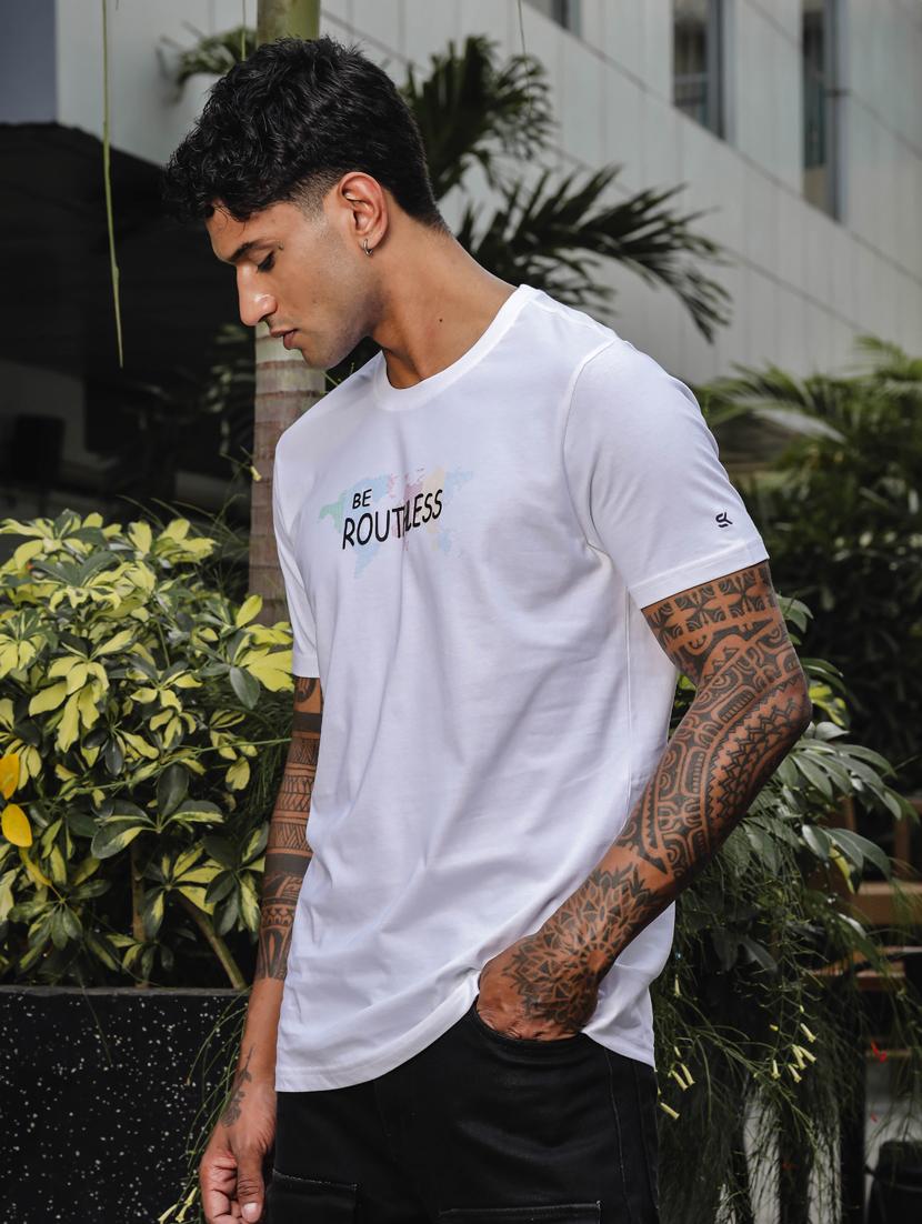 men round neck chest print t-shirt - 21563311 -  Standard Image - 1
