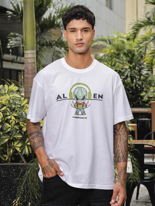 men round neck chest print oversized t-shirt - 21563313 - Standard Image - 0