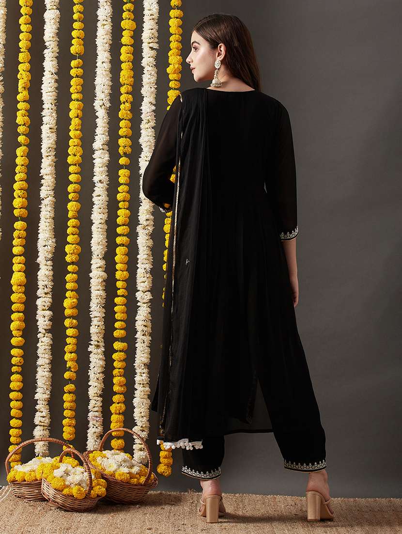 women embroidered three quarter sleeves suit set - 21563795 -  Standard Image - 4