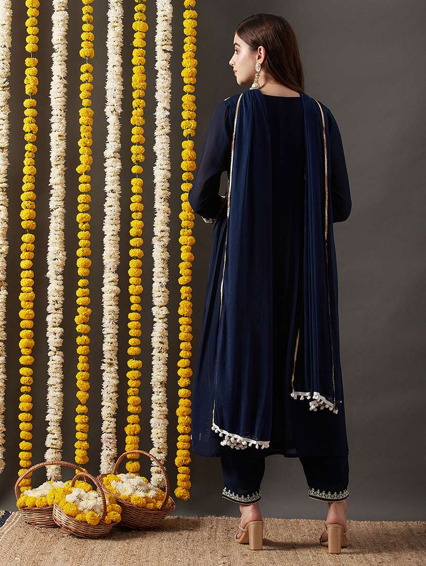 women embroidered three quarter sleeves suit set - 21563796 - Standard Image - 4