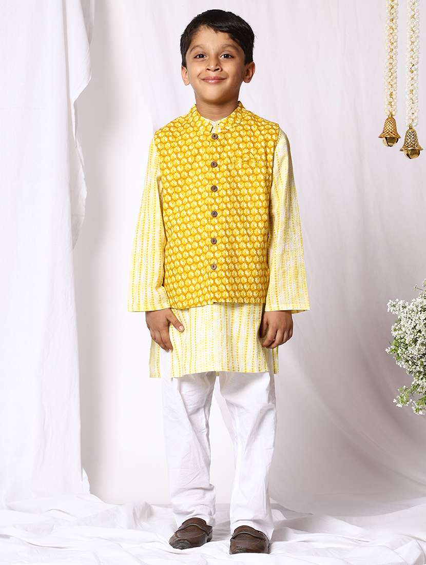 boys mandarin neck kurta pyjama with ethnic jacket set