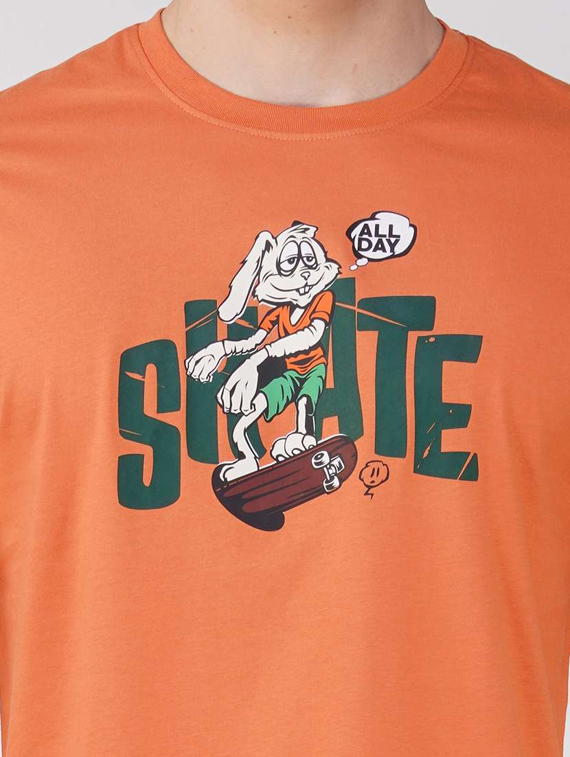 men round neck chest print t-shirt - 21565141 -  Standard Image - 4