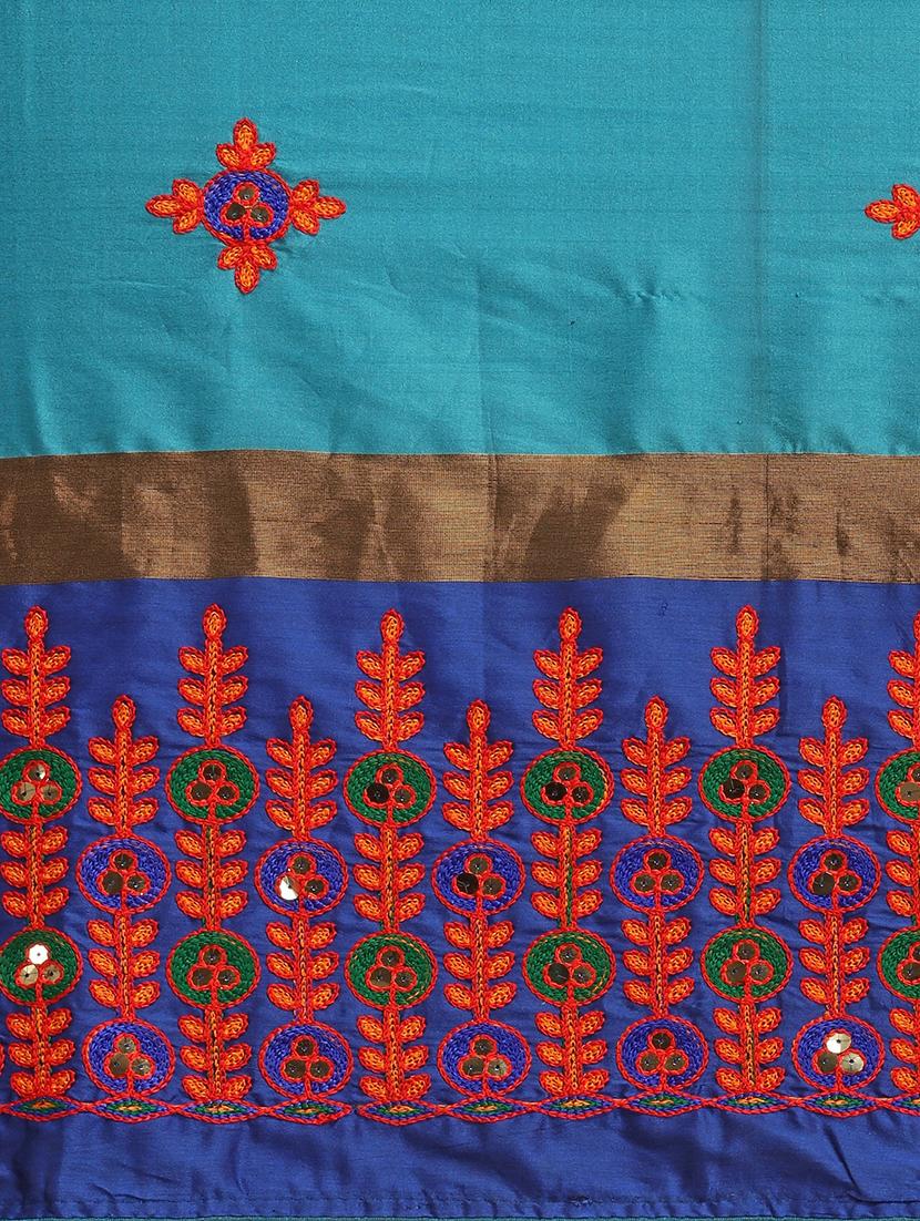 women embroidered bordered saree - 21565699 - Standard Image - 4