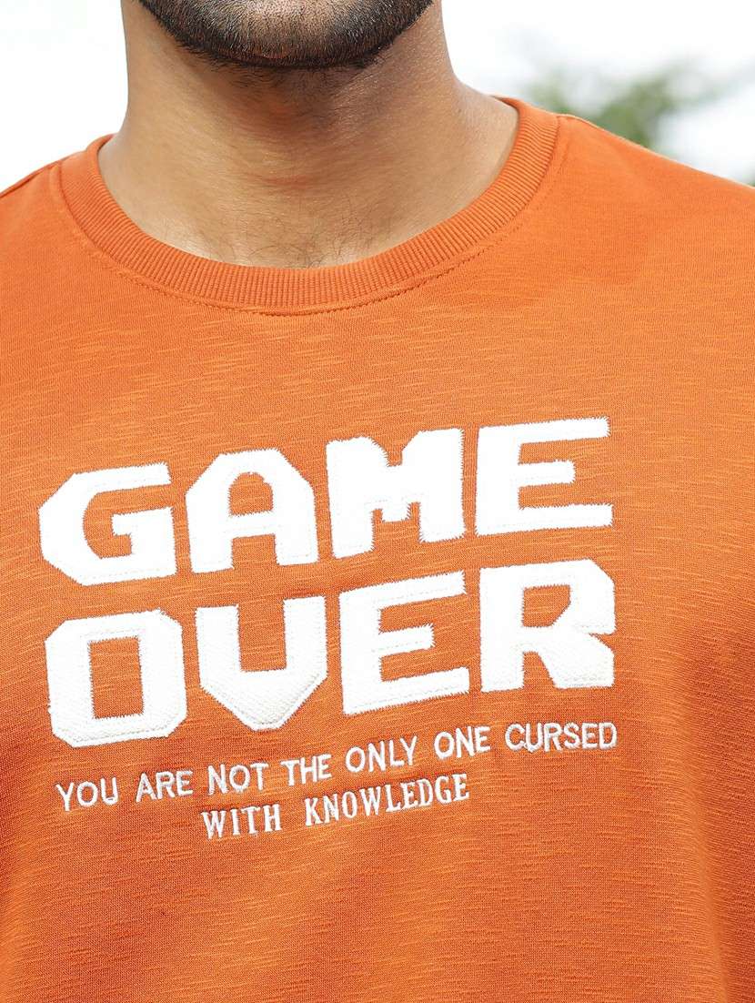 men round neck typographic sweatshirt - 21566936 -  Standard Image - 4