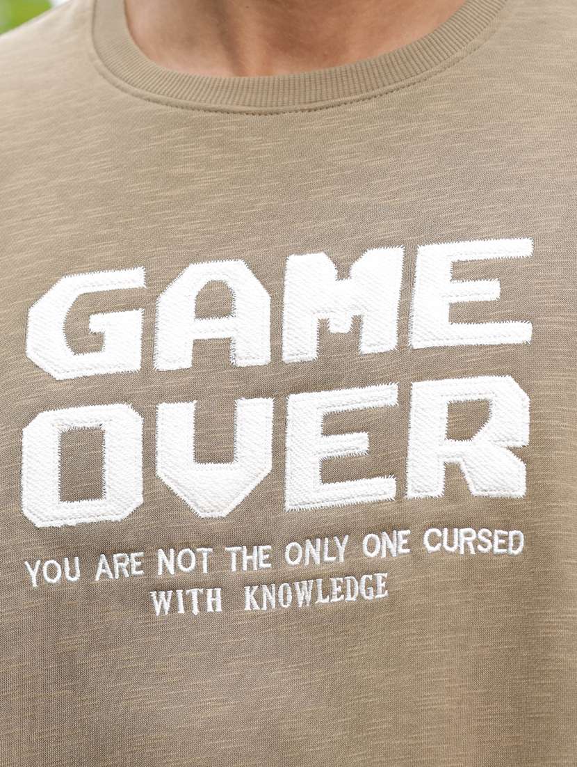 men round neck typographic sweatshirt - 21566937 -  Standard Image - 4