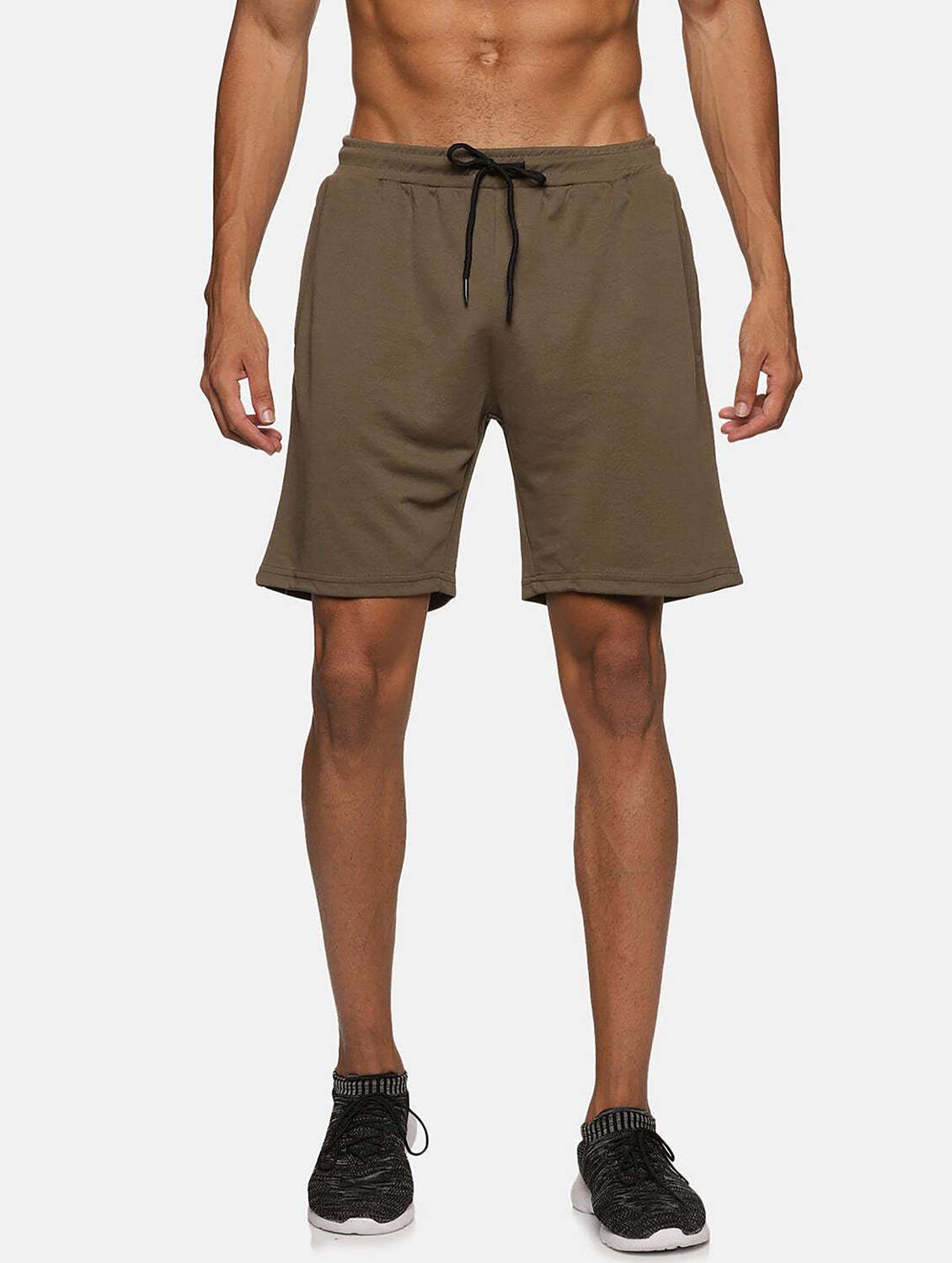 men solid regular fit sport shorts
