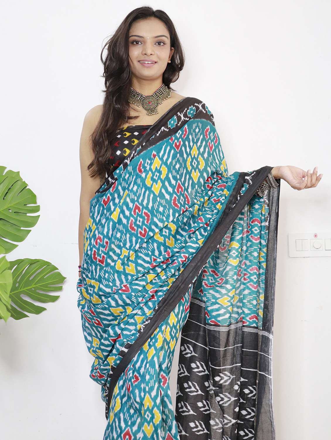 women light blue printed saree with blouse - 21568940 -  Standard Image - 1