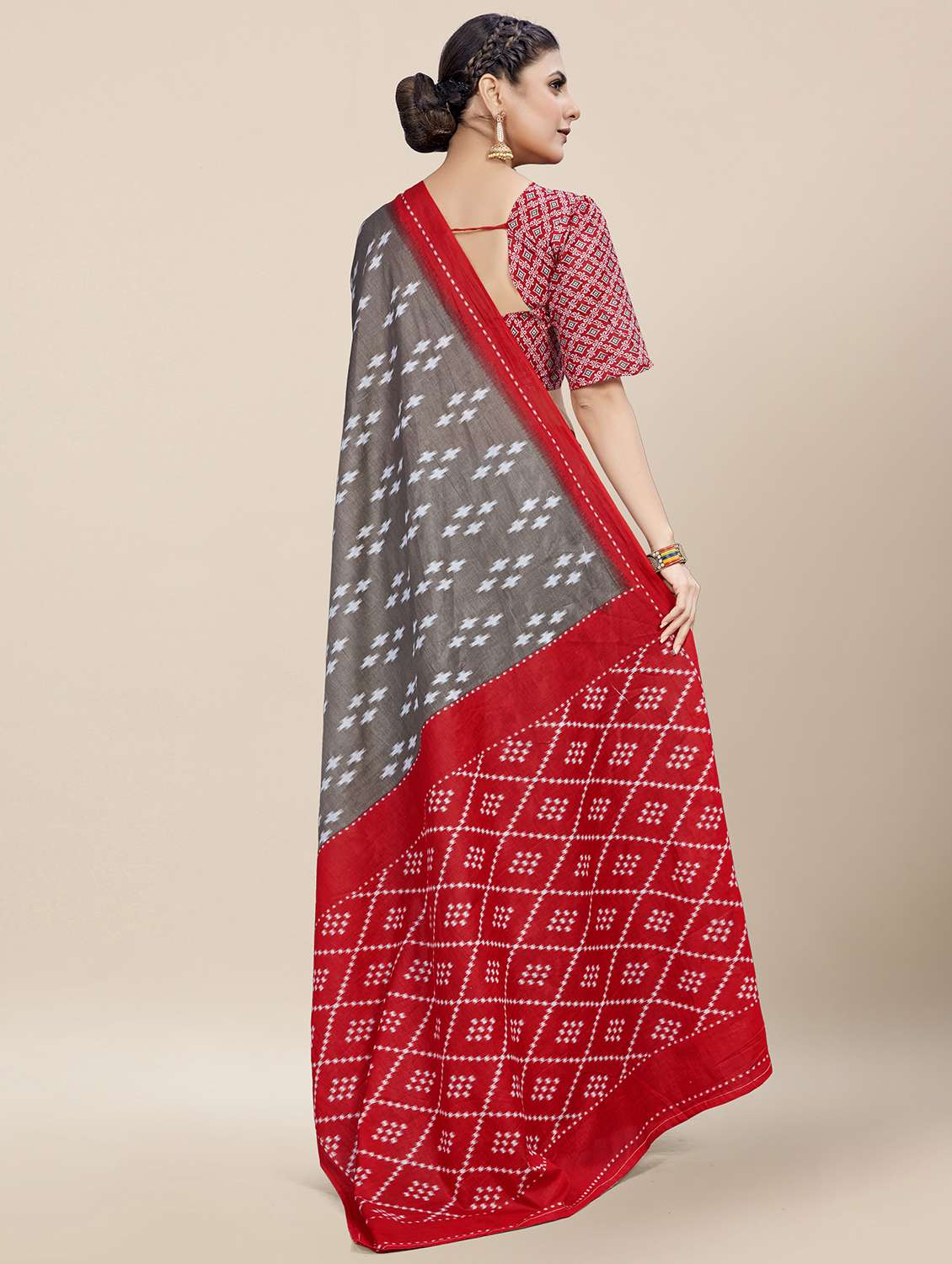 women printed saree with blouse - 21568988 -  Standard Image - 1