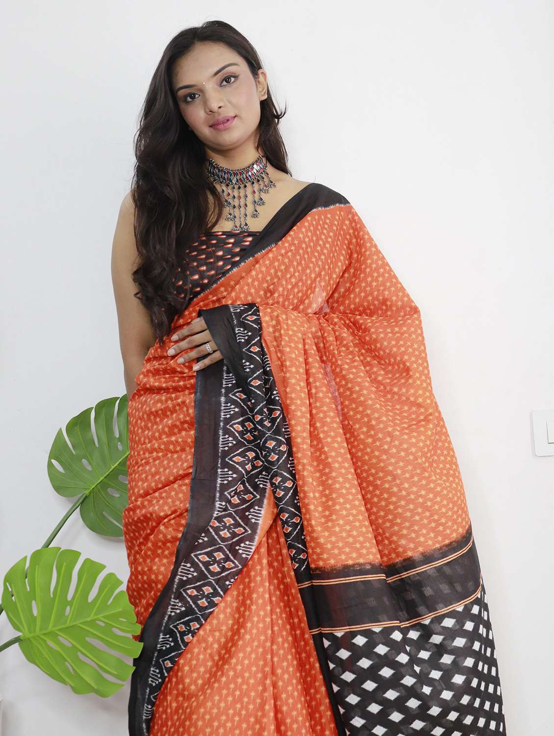 women ikat printed pure cotton saree with blouse - 21569123 -  Standard Image - 1
