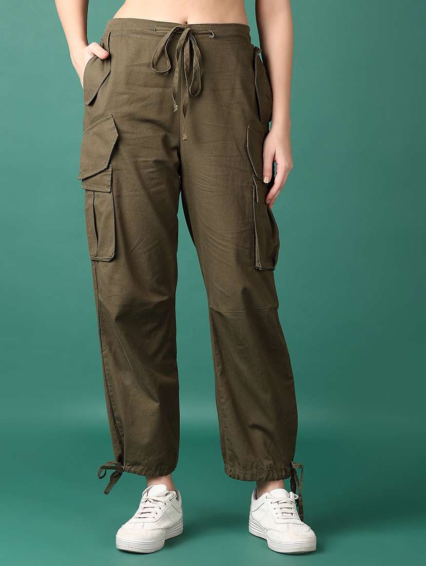 women solid mid rise cargo