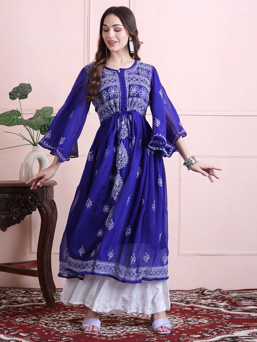 women chikankari round neck kurta