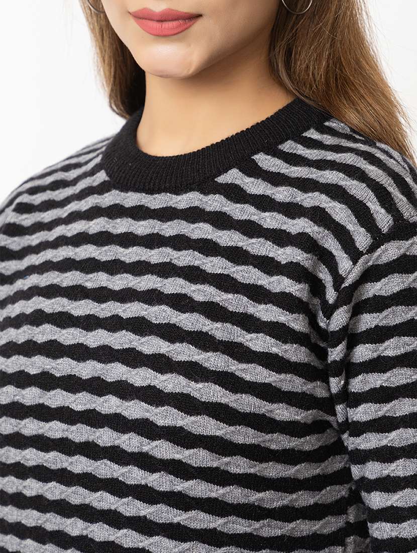women striped long sleeves pullover - 21574037 -  Standard Image - 4