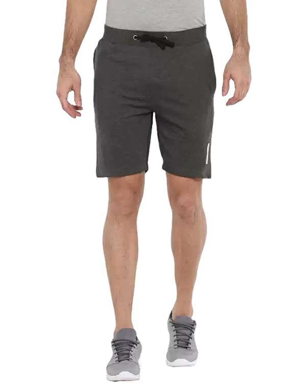 men solid mid rise regular fit shorts