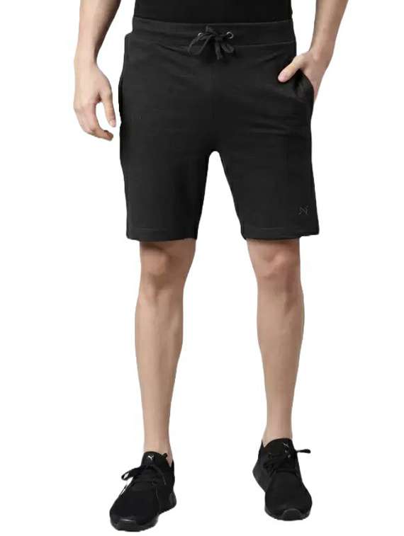 men solid mid rise regular fit shorts