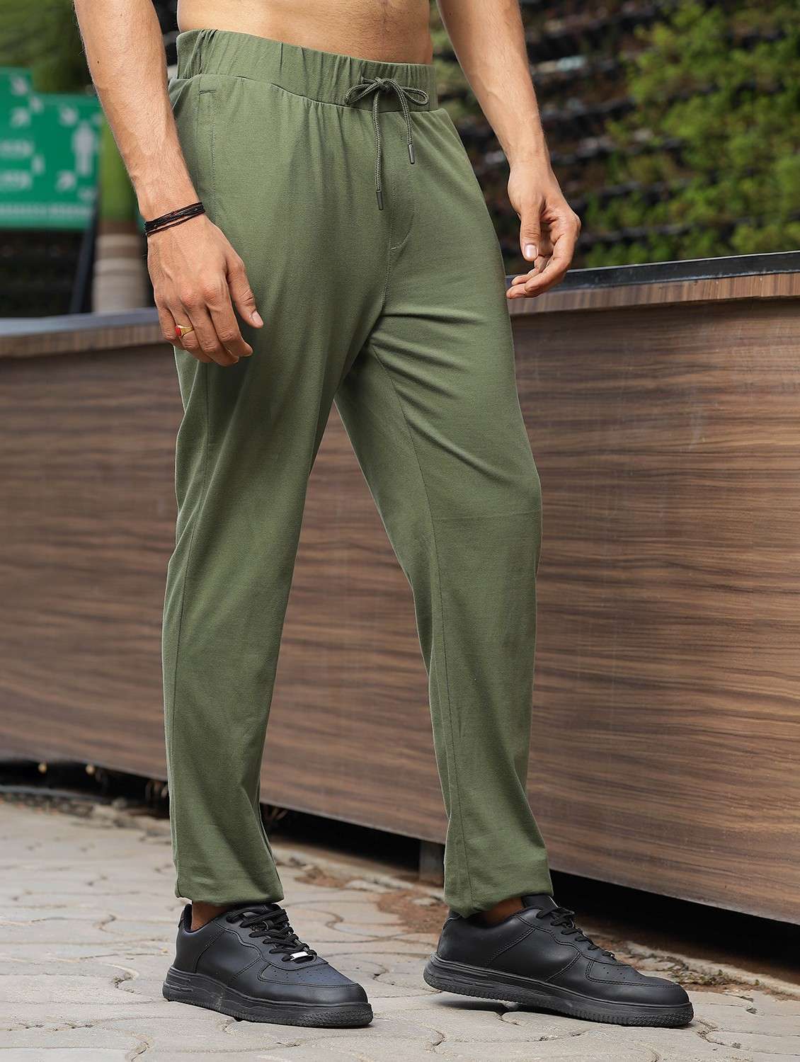 men solid regular fit track pant - 21577275 -  Standard Image - 1