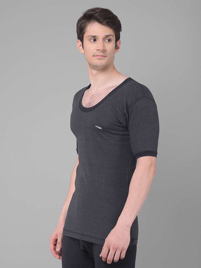 men solid scoop neck half sleeve thermal top - 21578061 -  Standard Image - 1