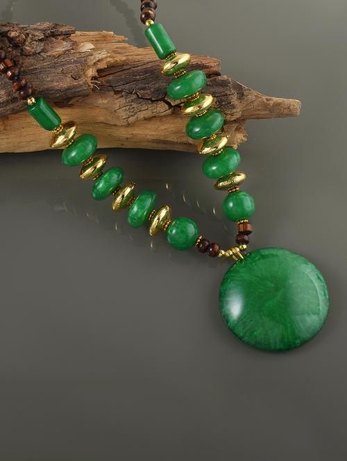 women green crystal long necklace - 21579853 -  Standard Image - 0