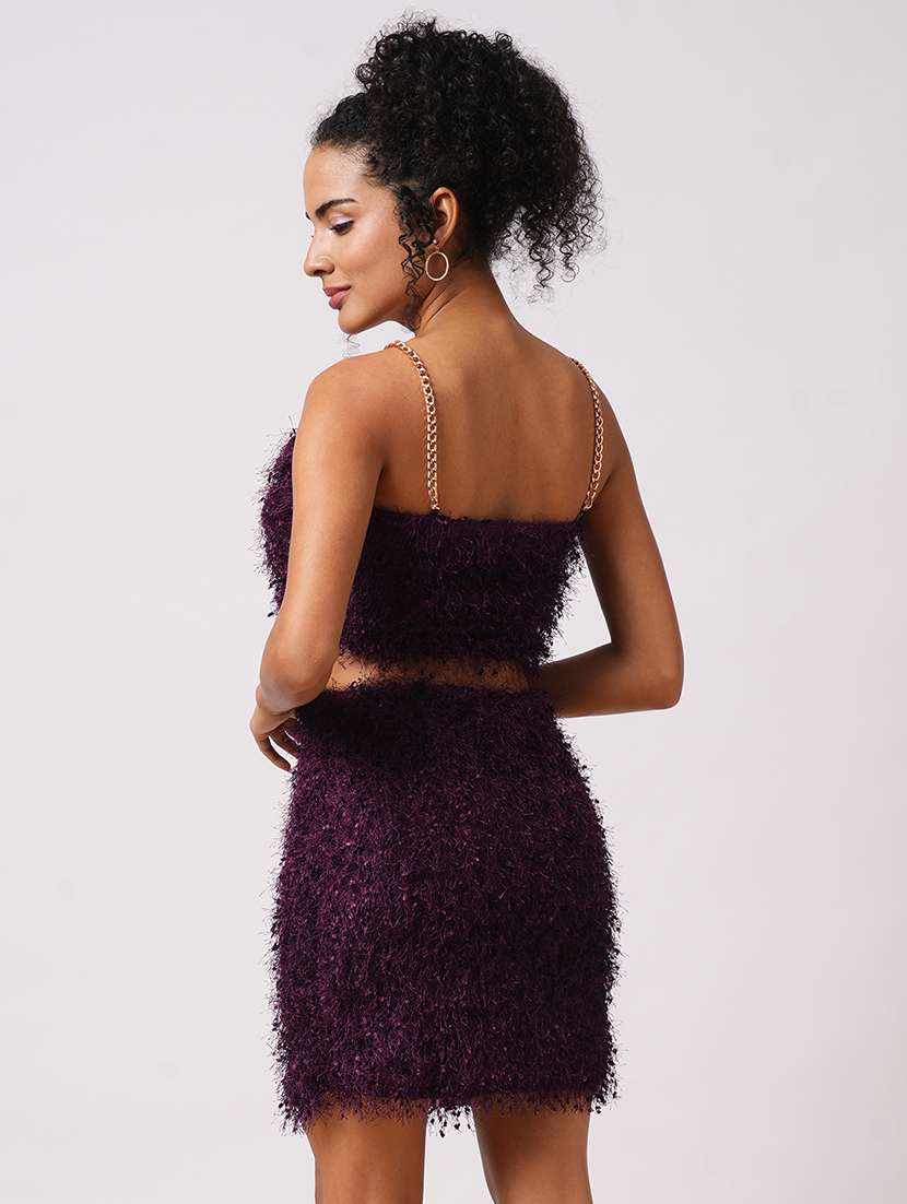 globus women burgundy sweetheart neck chain strap shoulder faux fur crop top with mini skirt party co-ord set - 21579906 -  Standard Image - 1