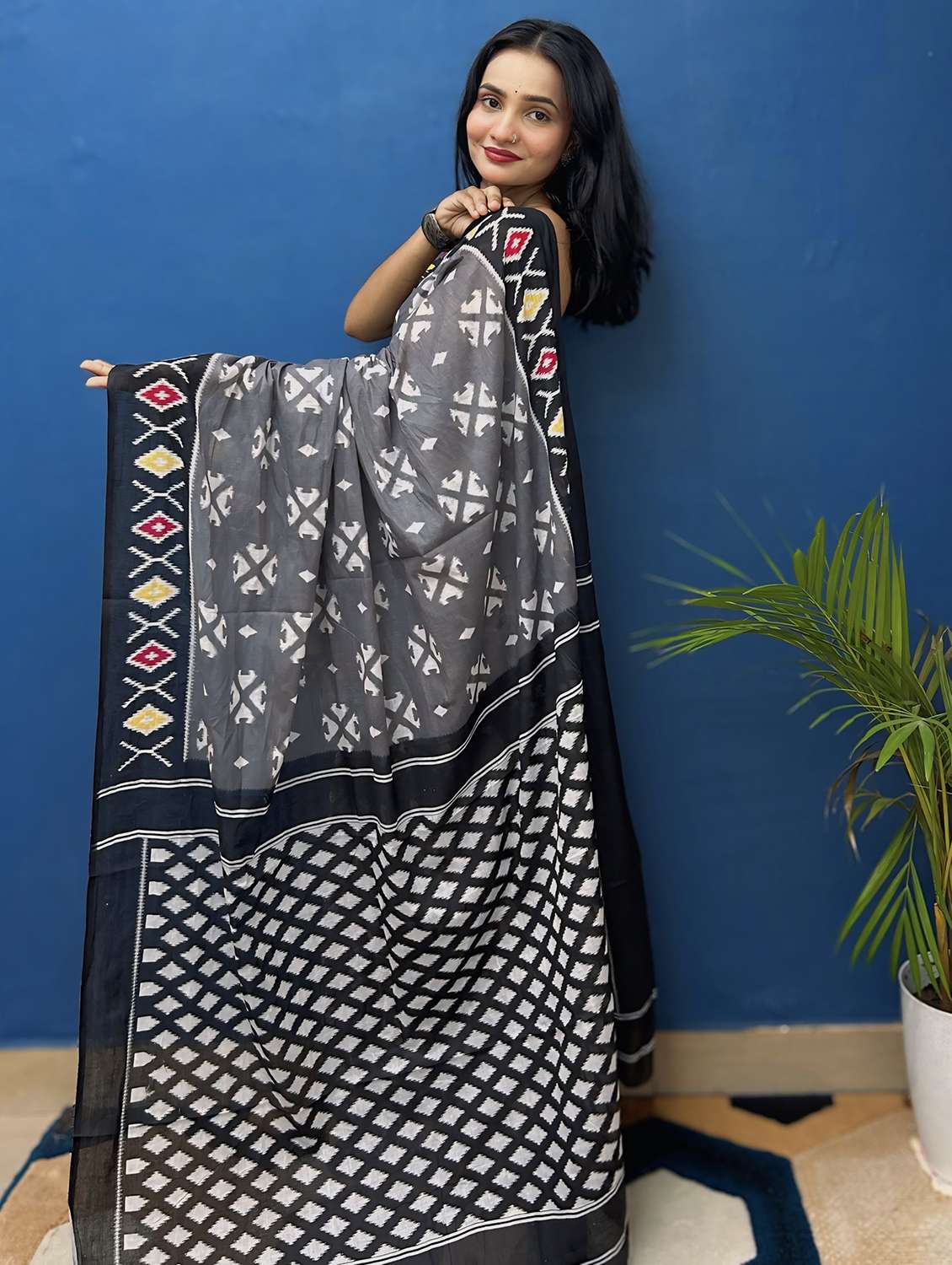 women ikat printed pure cotton saree with blouse - 21580822 -  Standard Image - 1