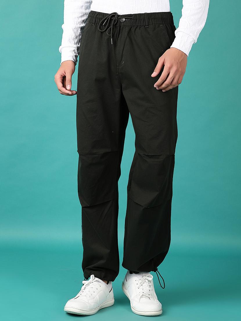 men olive solid joggers