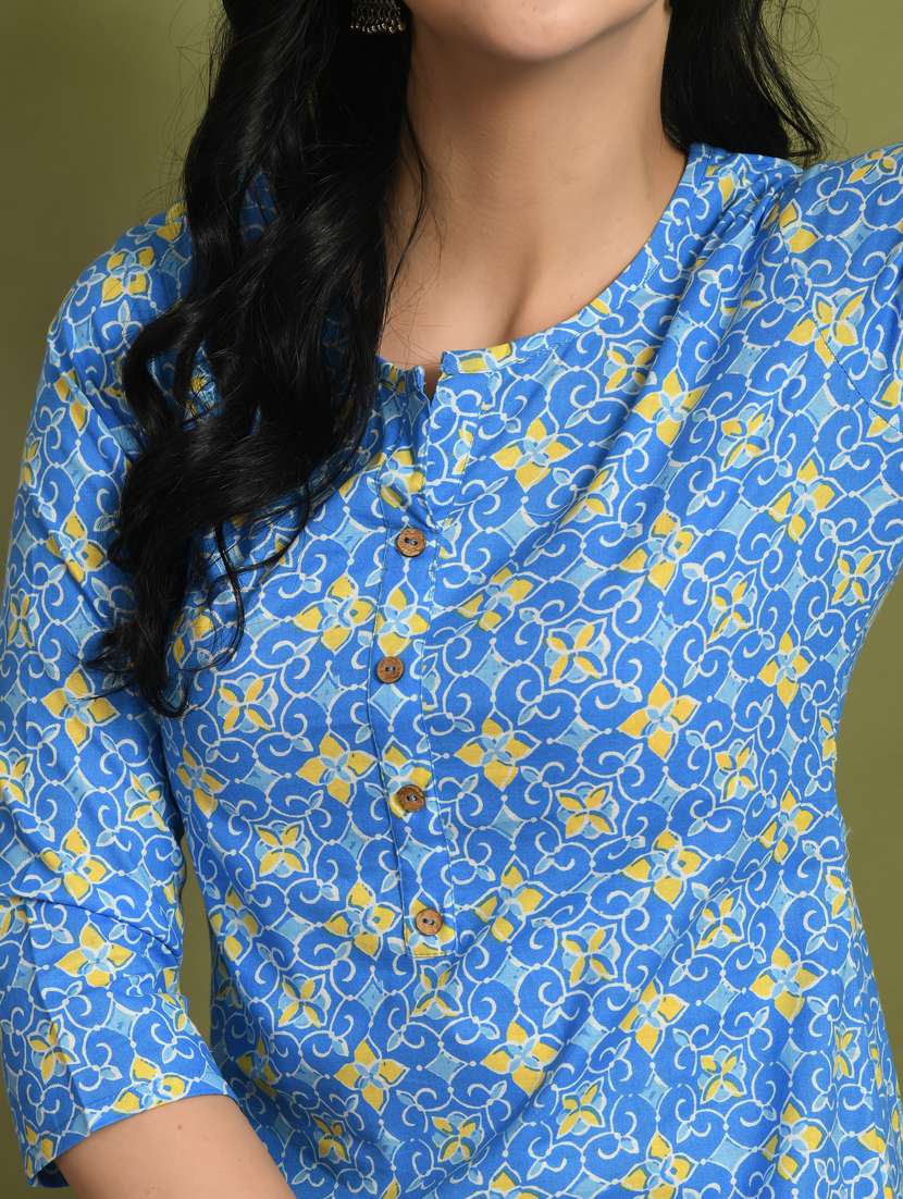 women three quarter sleeve straight kurti - 21581213 -  Standard Image - 4