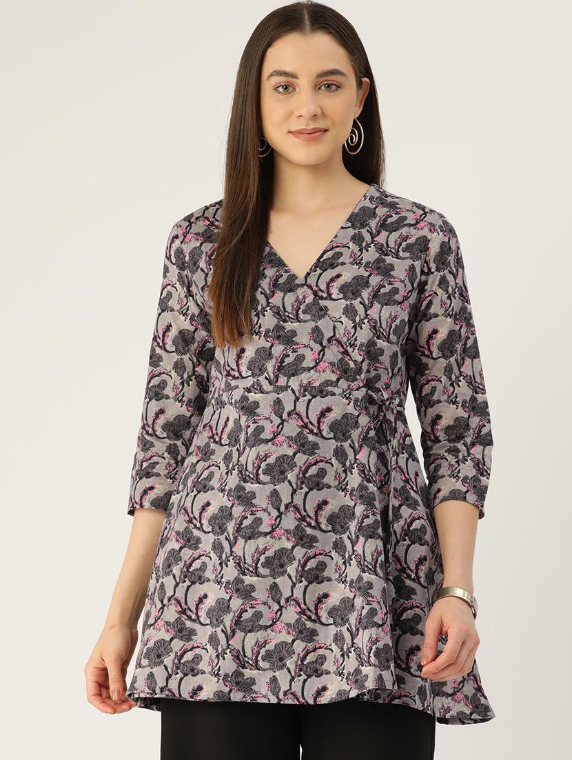 women three quarter sleeve angrakha kurti - 21581220 - Zoom Image - 0