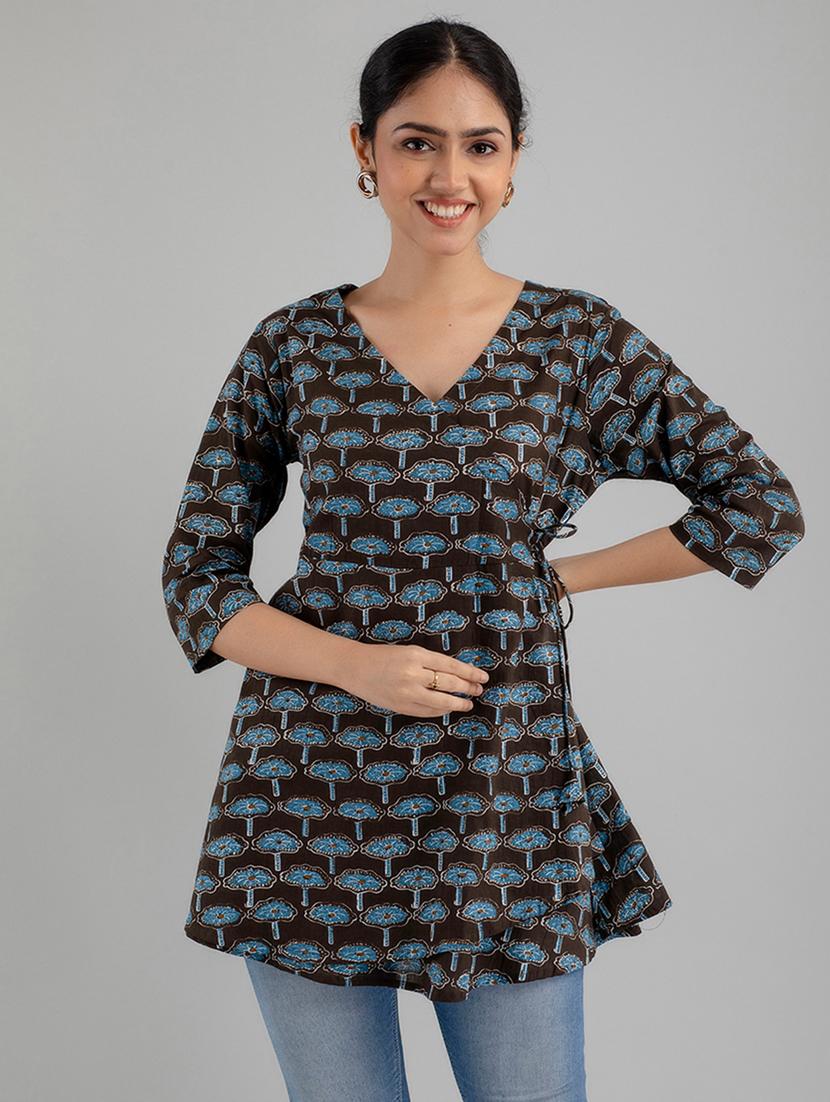 women three quarter sleeve angrakha kurti - 21581324 - Zoom Image - 0