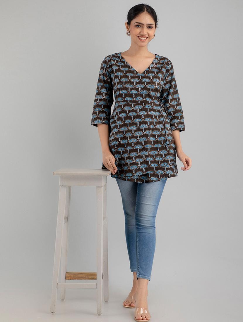women three quarter sleeve angrakha kurti - 21581324 - Standard Image - 4