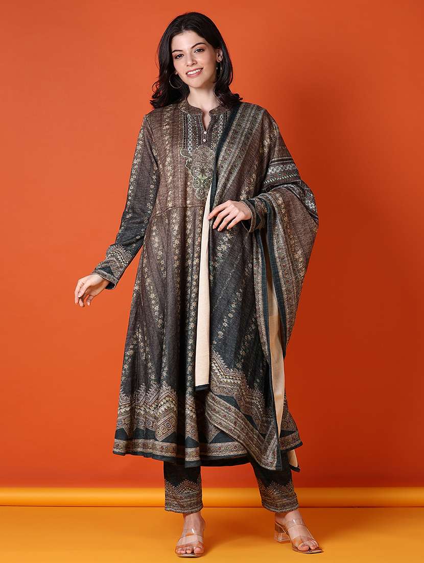women printed kurta pant set with dupatta