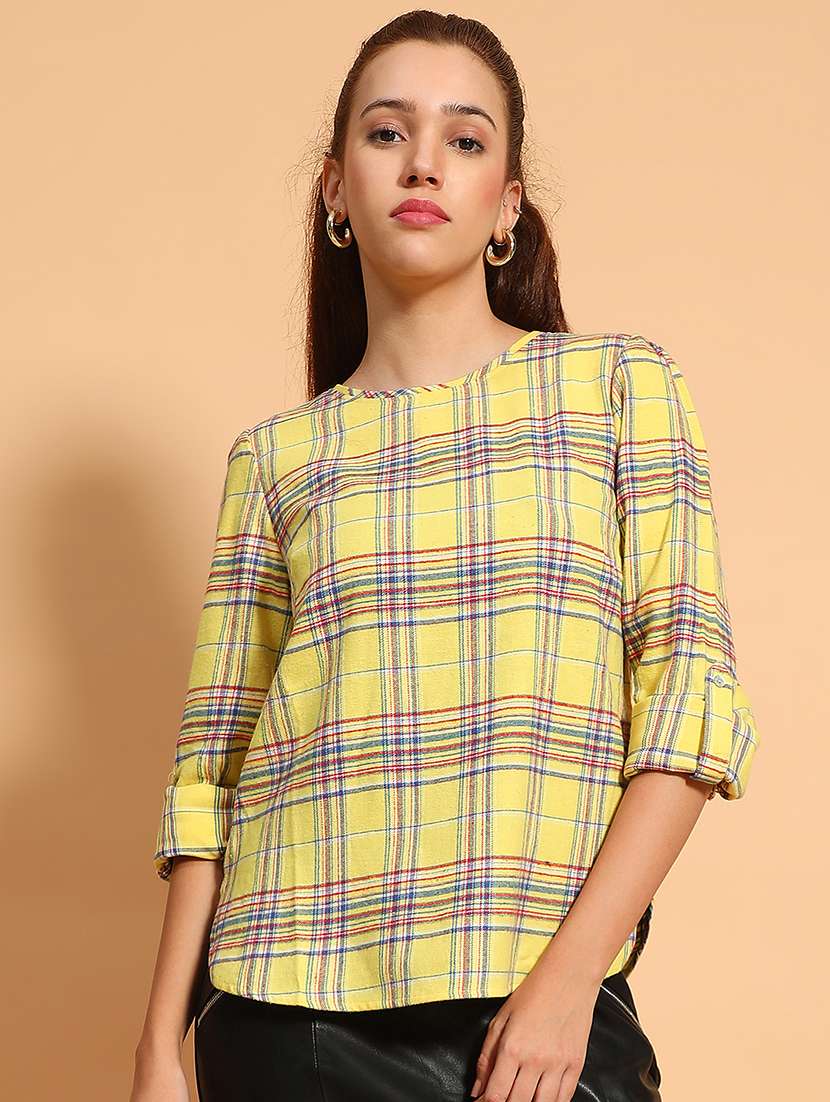women checked printed round neck top