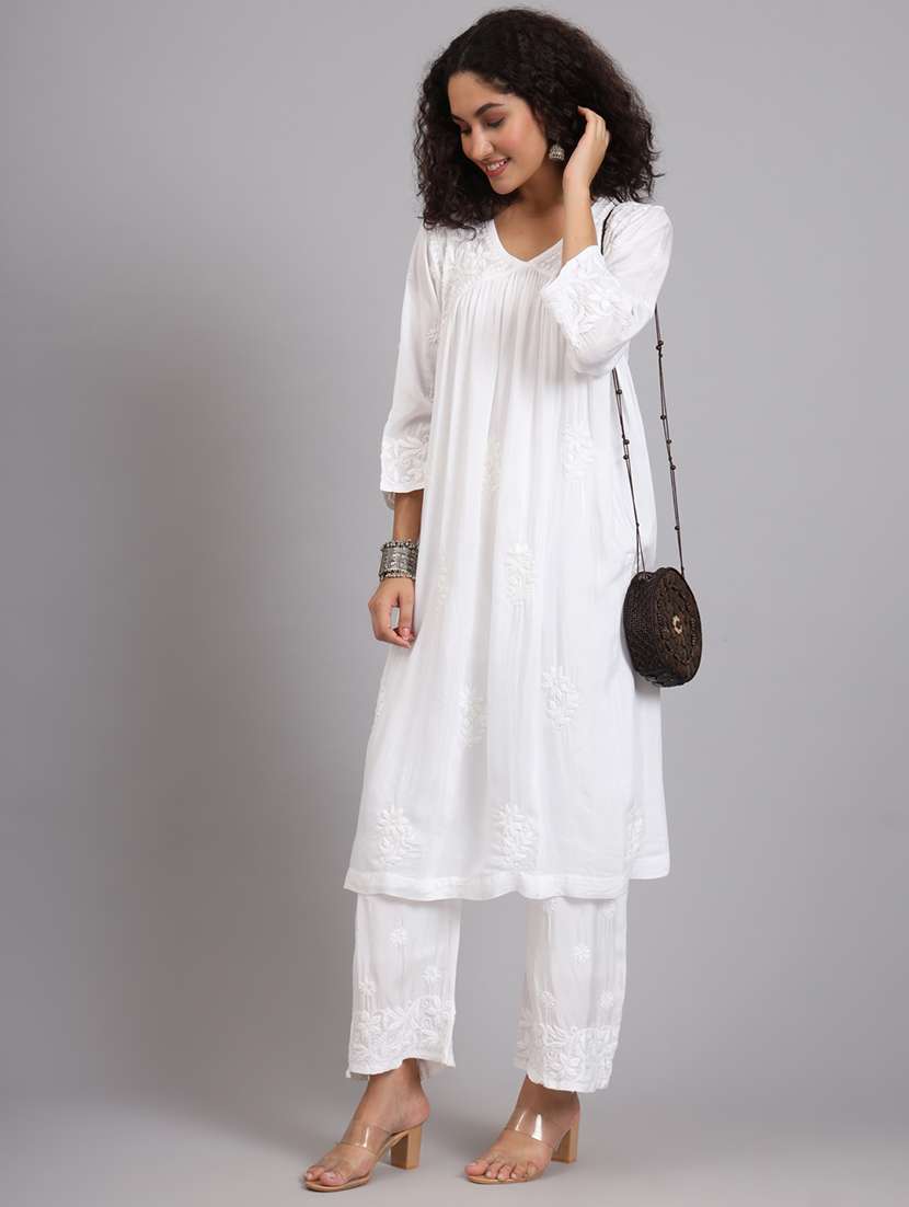 Women Chikankari Kurta Pant Set 