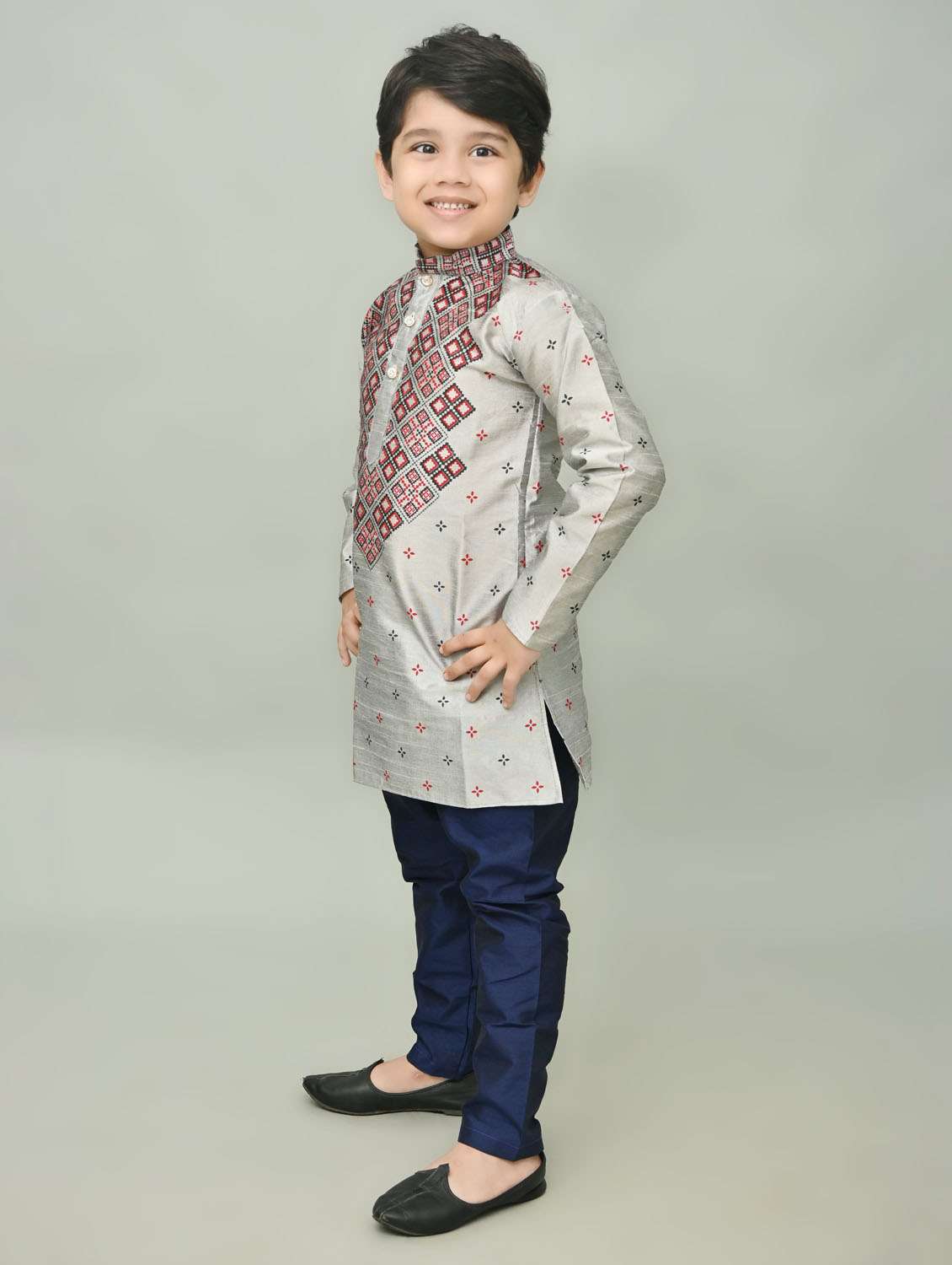 Boys Printed Mandarin Neck Kurta Pyjama Set - 21585418 -  Standard Image - 1