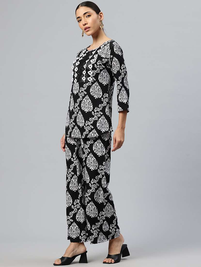 women printed ethnic co-ord set - 21586271 - Standard Image - 1