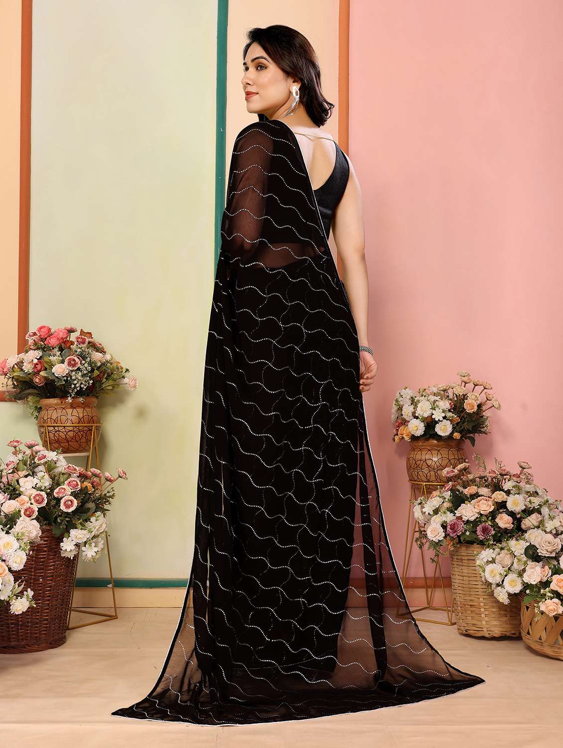 women solid with work embellished saree with blouse - 21586625 - Standard Image - 1