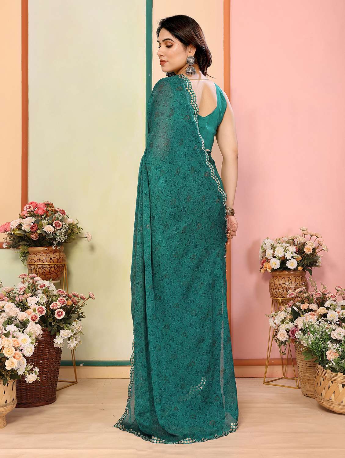 women printed saree with blouse - 21586638 -  Standard Image - 1