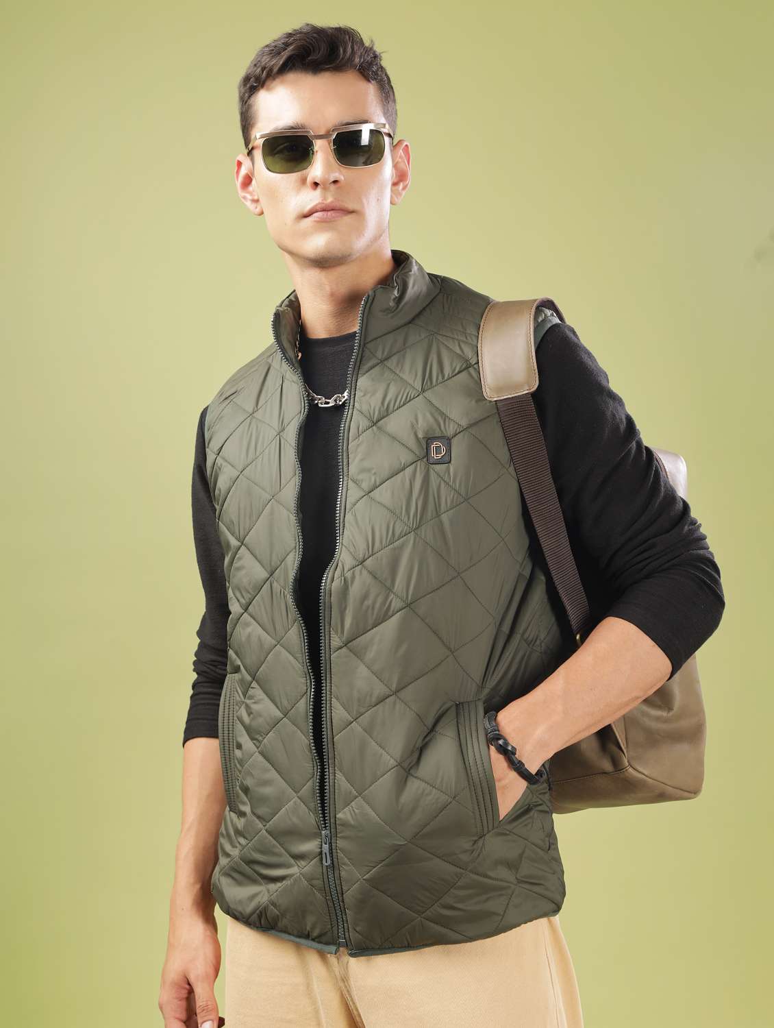 men solid sleeveles quilted jacket - 21586680 -  Standard Image - 1