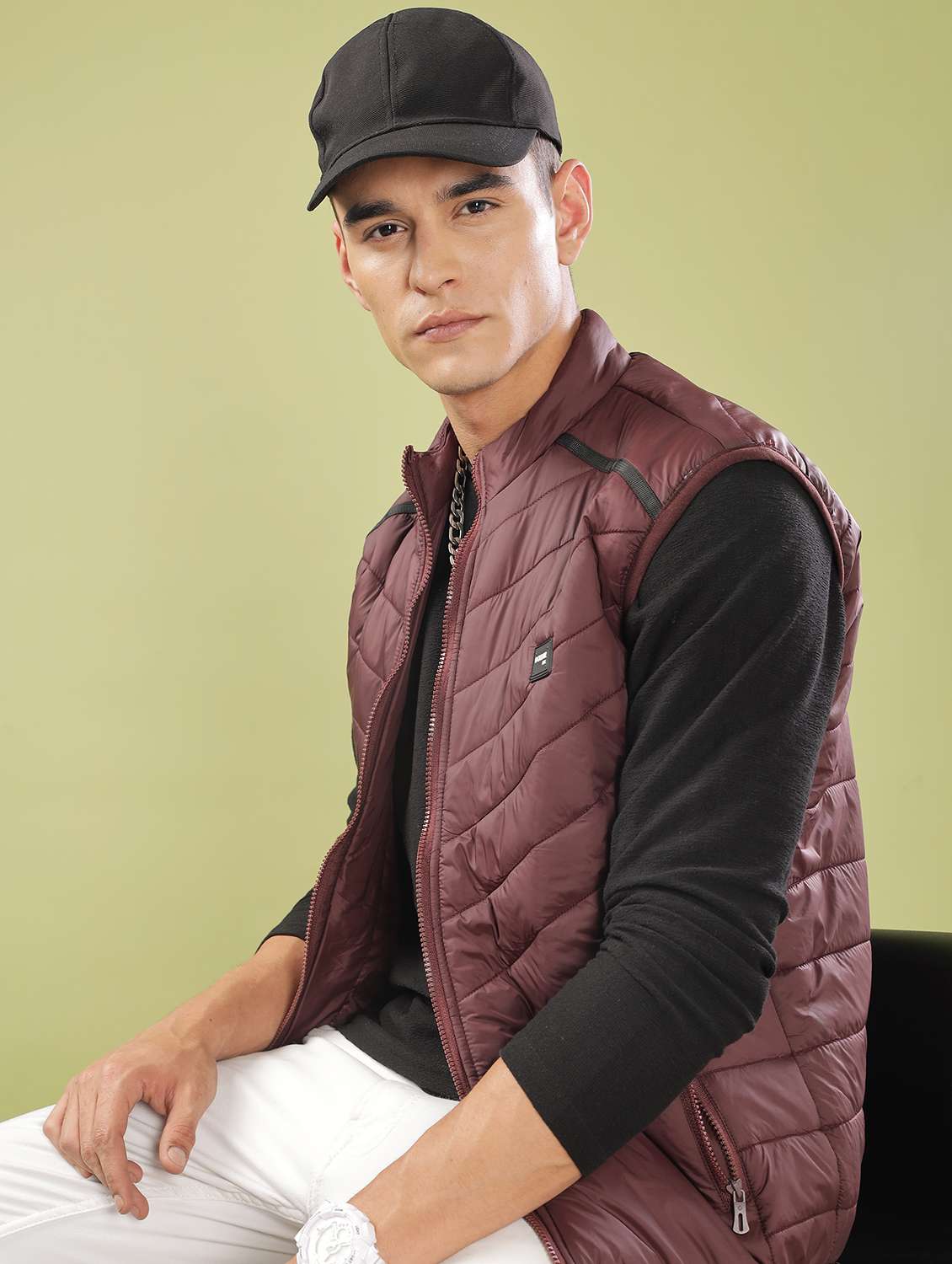 men solid sleeveles quilted jacket - 21586681 -  Standard Image - 1