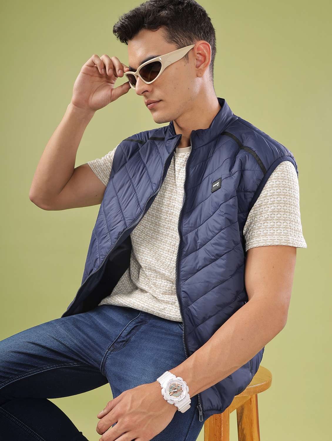 men solid sleeveles quilted jacket - 21586682 -  Standard Image - 1
