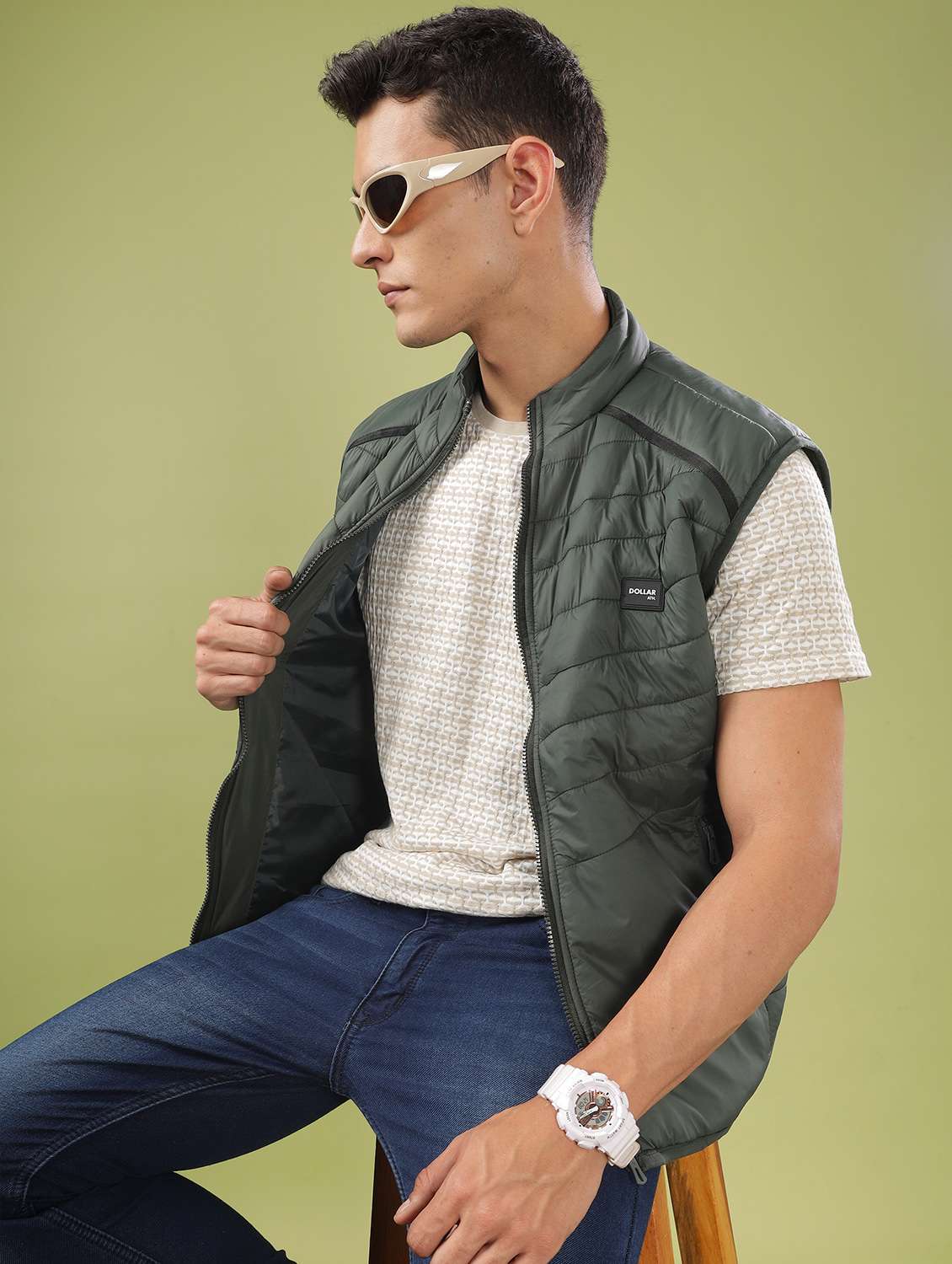men solid sleeveles quilted jacket - 21586683 -  Standard Image - 1