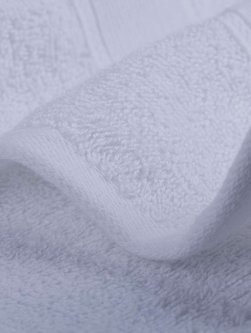 solid ultra-absorbent bath towel for men and women - 21589273 -  Standard Image - 4