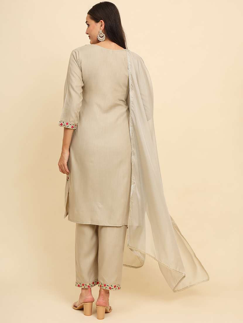 women embroidered v neck straight kurta - 21591848 -  Standard Image - 4