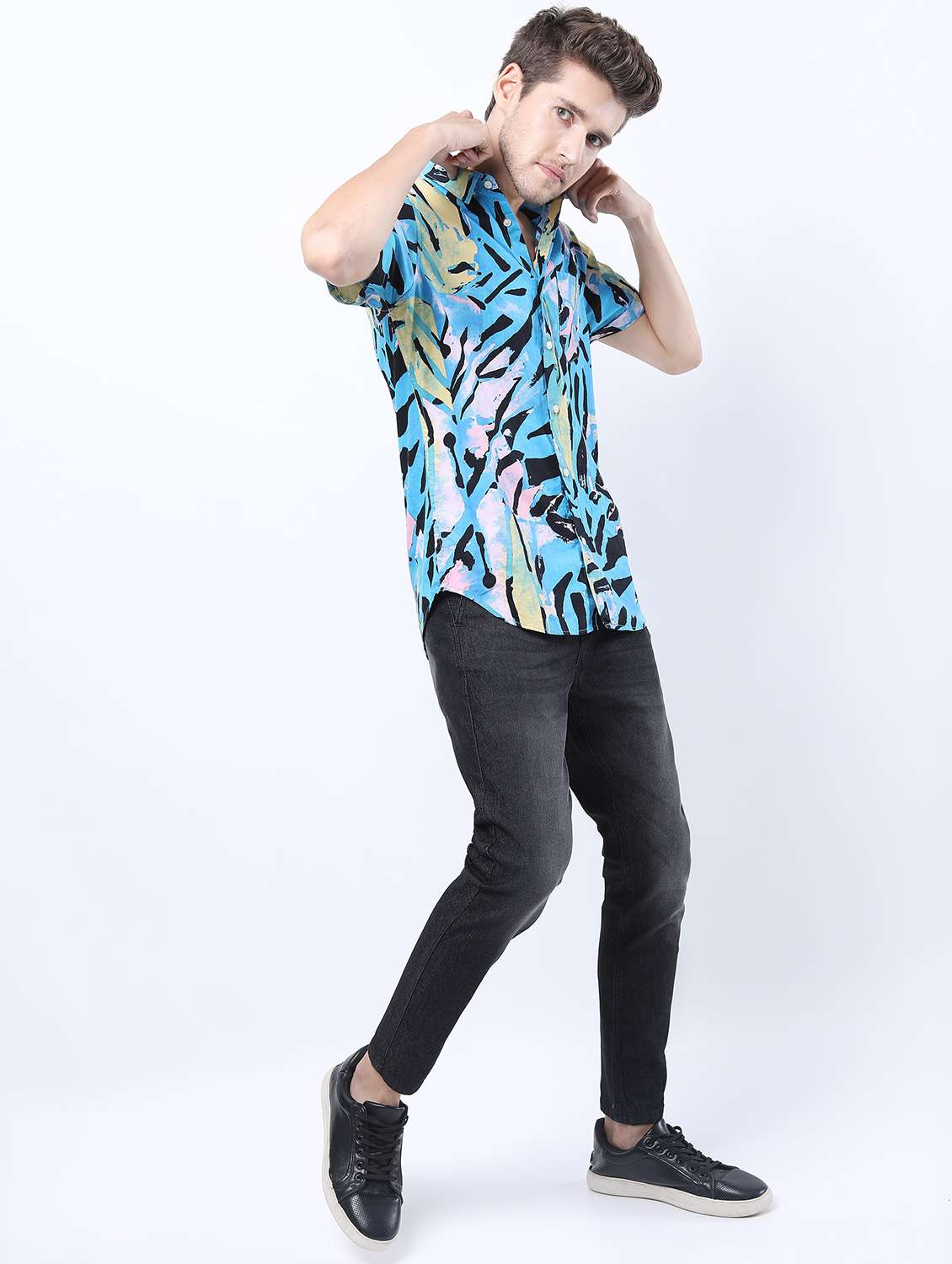 men mid rise plain jeans - 21595993 -  Standard Image - 4