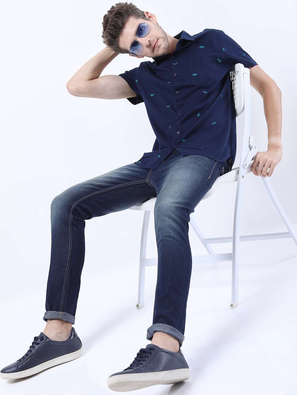 men mid rise plain jeans - 21596065 -  Standard Image - 4