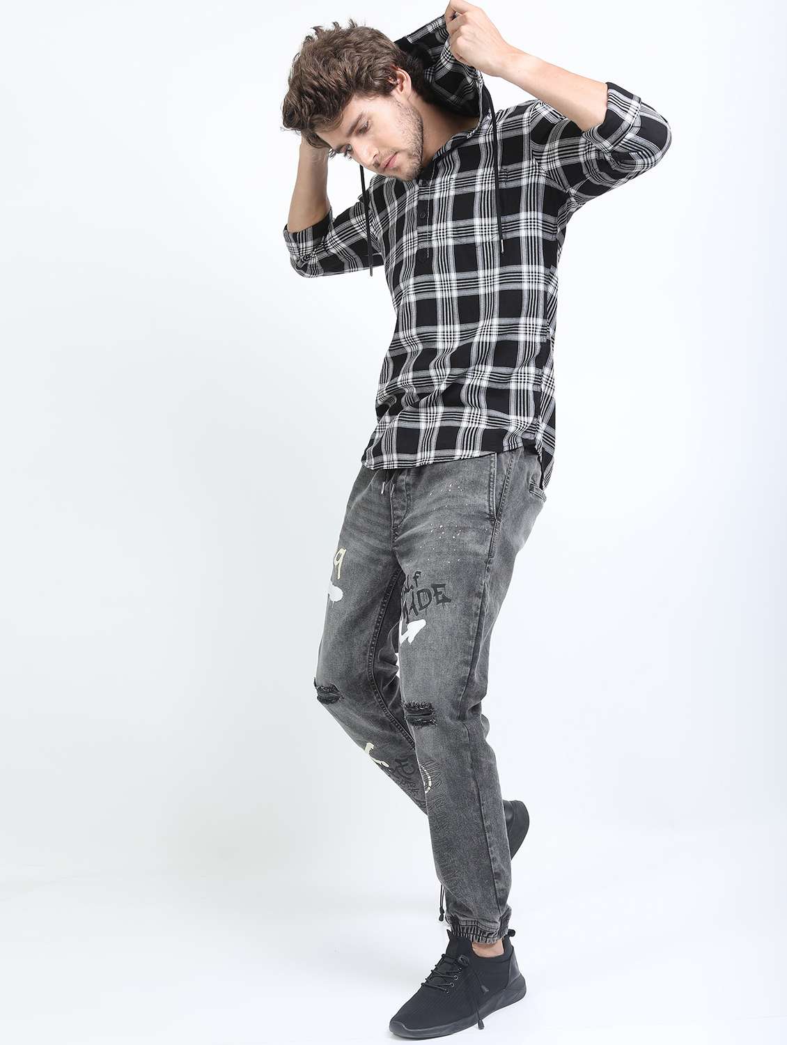 men printed slash knee jogger - 21596151 - Standard Image - 4