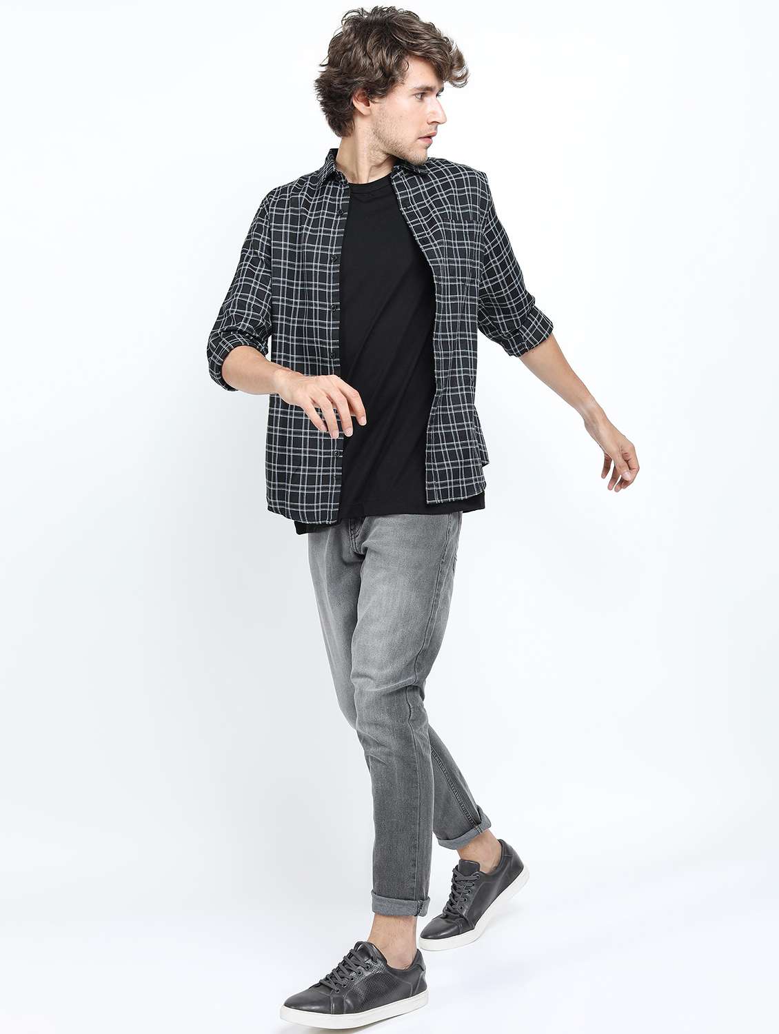 men solid mid rise slim fit jean - 21596187 -  Standard Image - 4